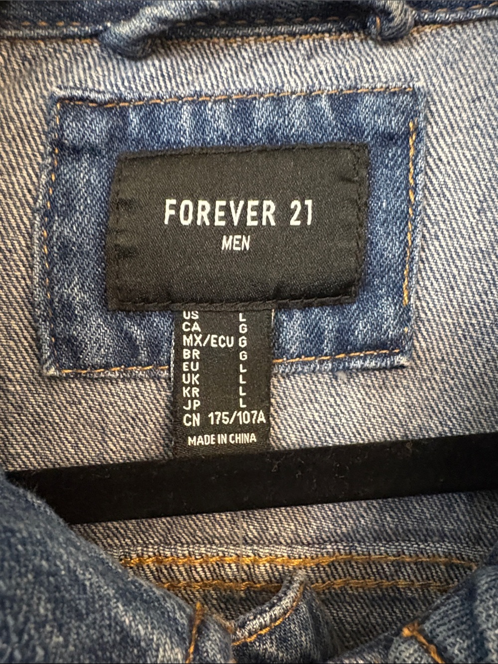Forever 21 Men’s Large Blue Denim Jacket - Picture 2 of 4